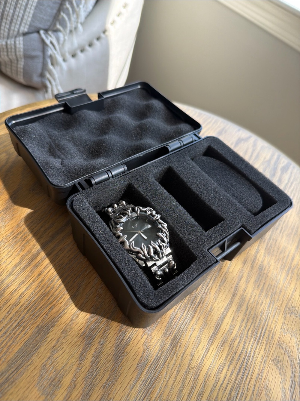 Alabaster Watch - Picture 3 of 4
